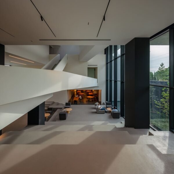 NOIR Office - Oficina de Rahyaft (Deed Studio)