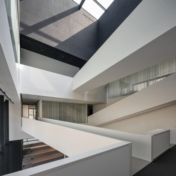 NOIR Office - Oficina de Rahyaft (Deed Studio)