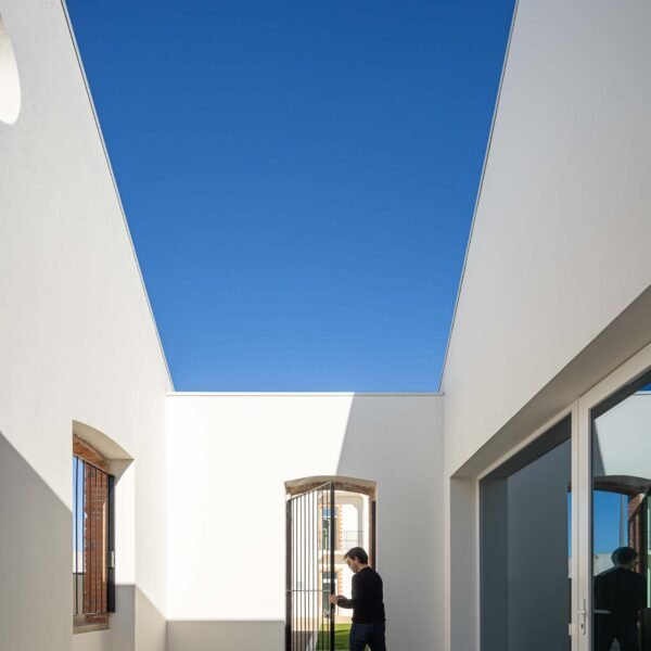 Adarq - André David, Arquitecto - Reabilitación Urbana del Bairro de Boneco (Ivo Tavares Studio)