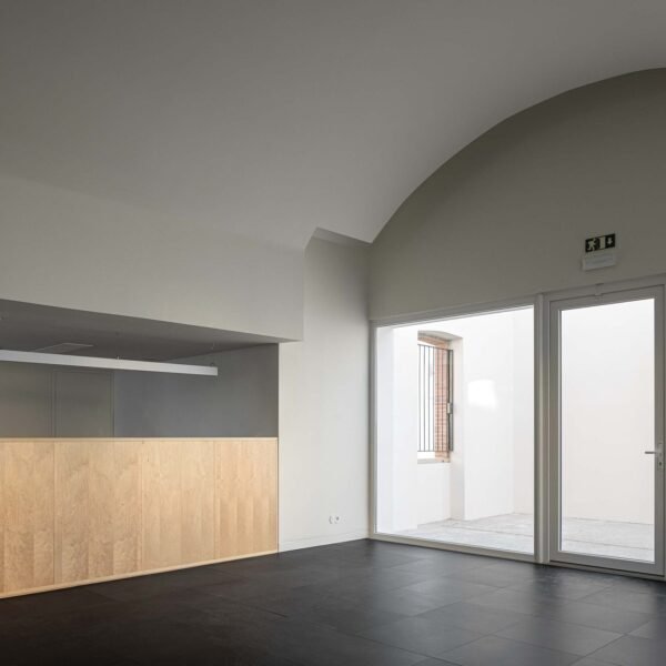 Adarq - André David, Arquitecto - Reabilitación Urbana del Bairro de Boneco (Ivo Tavares Studio)