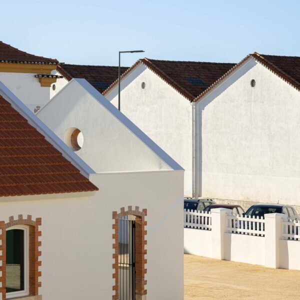 Adarq - André David, Arquitecto - Reabilitación Urbana del Bairro de Boneco (Ivo Tavares Studio)