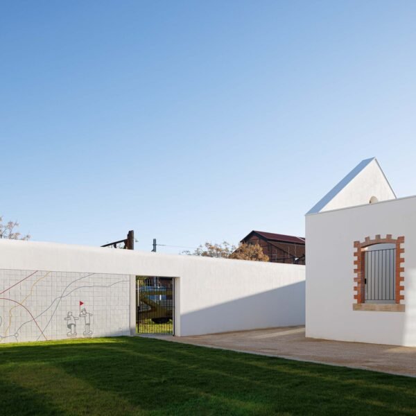 Adarq - André David, Arquitecto - Reabilitación Urbana del Bairro de Boneco (Ivo Tavares Studio)