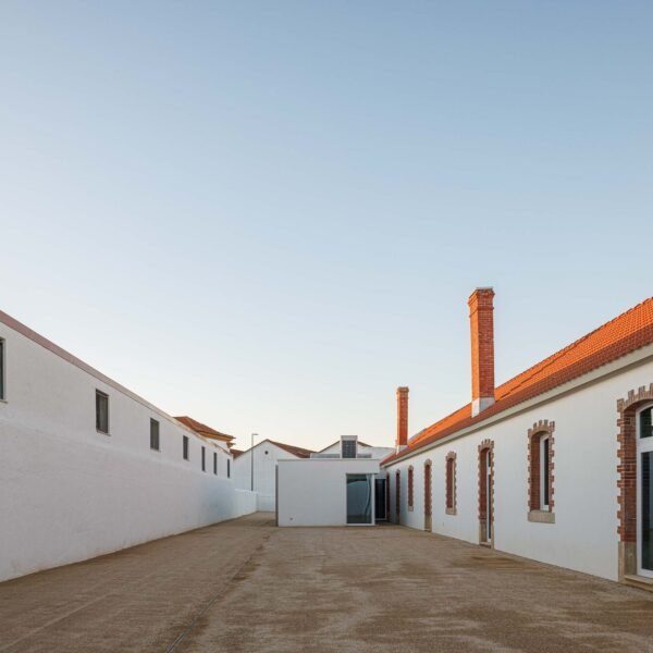 Adarq - André David, Arquitecto - Reabilitación Urbana del Bairro de Boneco (Ivo Tavares Studio)