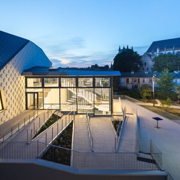 AJC Architectes - Teatro Regional de Beauvaisis (Sergio Grazia)