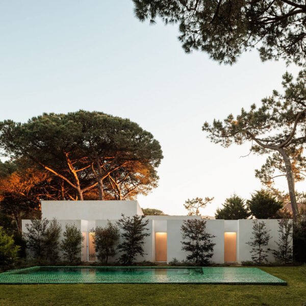 João Tiago Aguiar, Arquitectos - Casa Pinhal SS & RV (Francisco Nogueira)