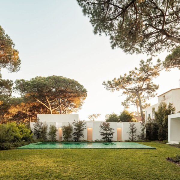 João Tiago Aguiar, Arquitectos - Casa Pinhal SS & RV (Francisco Nogueira)