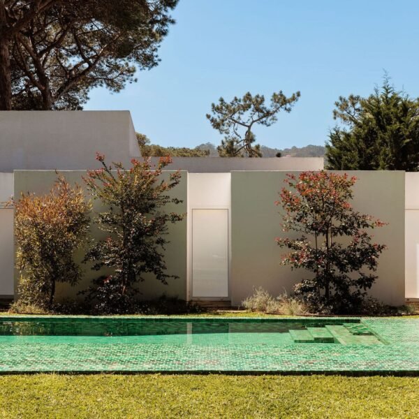 João Tiago Aguiar, Arquitectos - Casa Pinhal SS & RV (Francisco Nogueira)