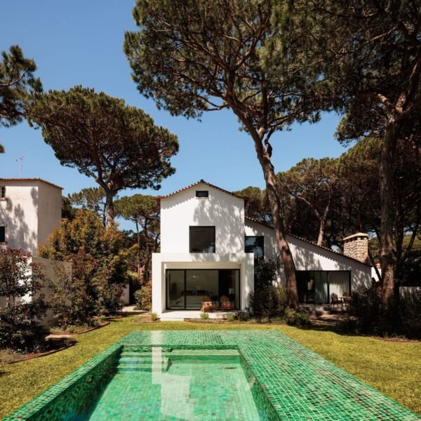 João Tiago Aguiar, Arquitectos - Casa Pinhal SS & RV (Francisco Nogueira)