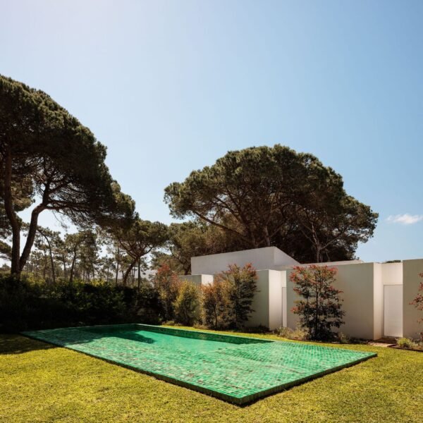 João Tiago Aguiar, Arquitectos - Casa Pinhal SS & RV (Francisco Nogueira)