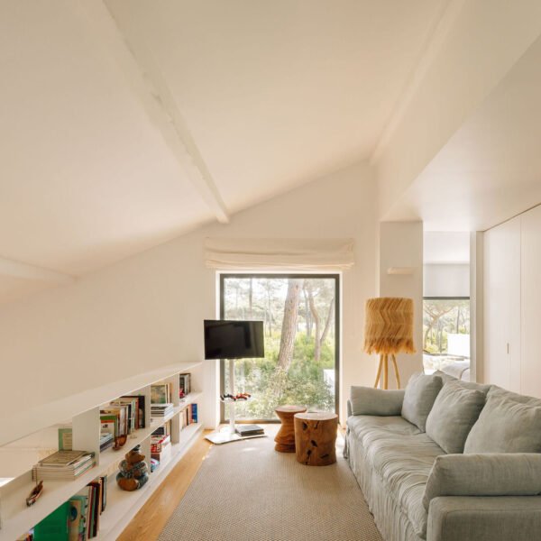 João Tiago Aguiar, Arquitectos - Casa Pinhal SS & RV (Francisco Nogueira)