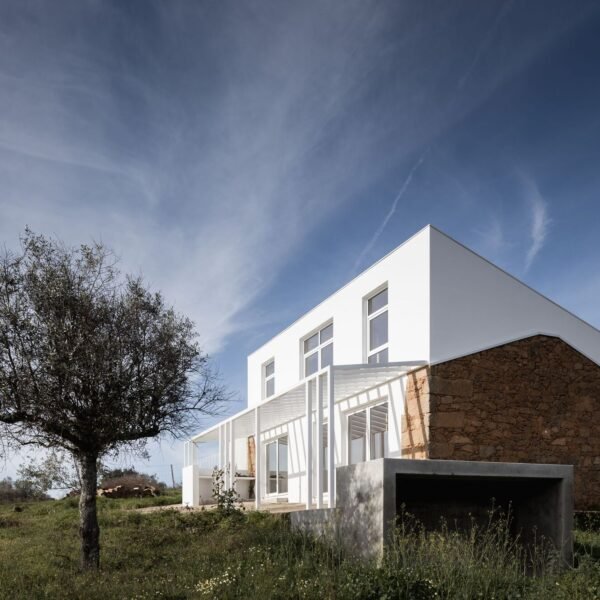 dbA. arquitectura - Casa Orca (Sérgio Garcês Marques)