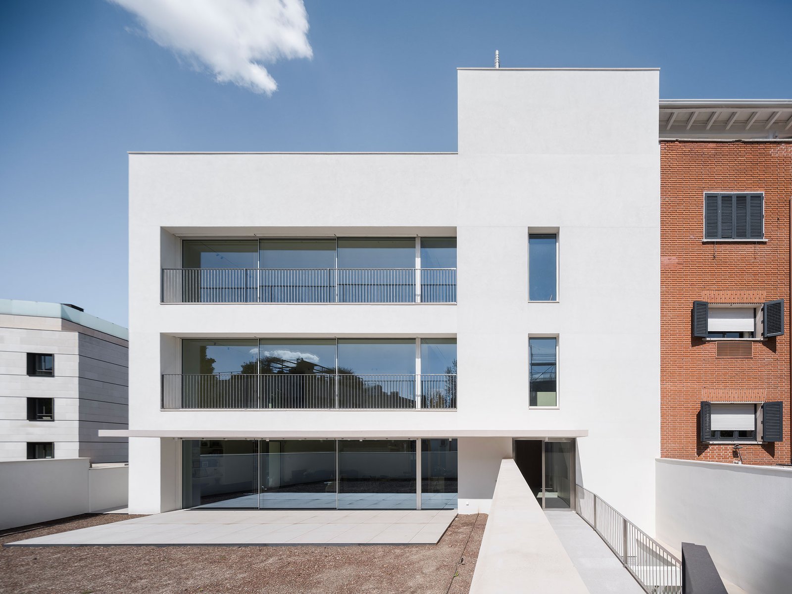 GCA Architects + Riaño Arquitectos - Tres viviendas en Colonia El Viso (Imagen Subliminal)