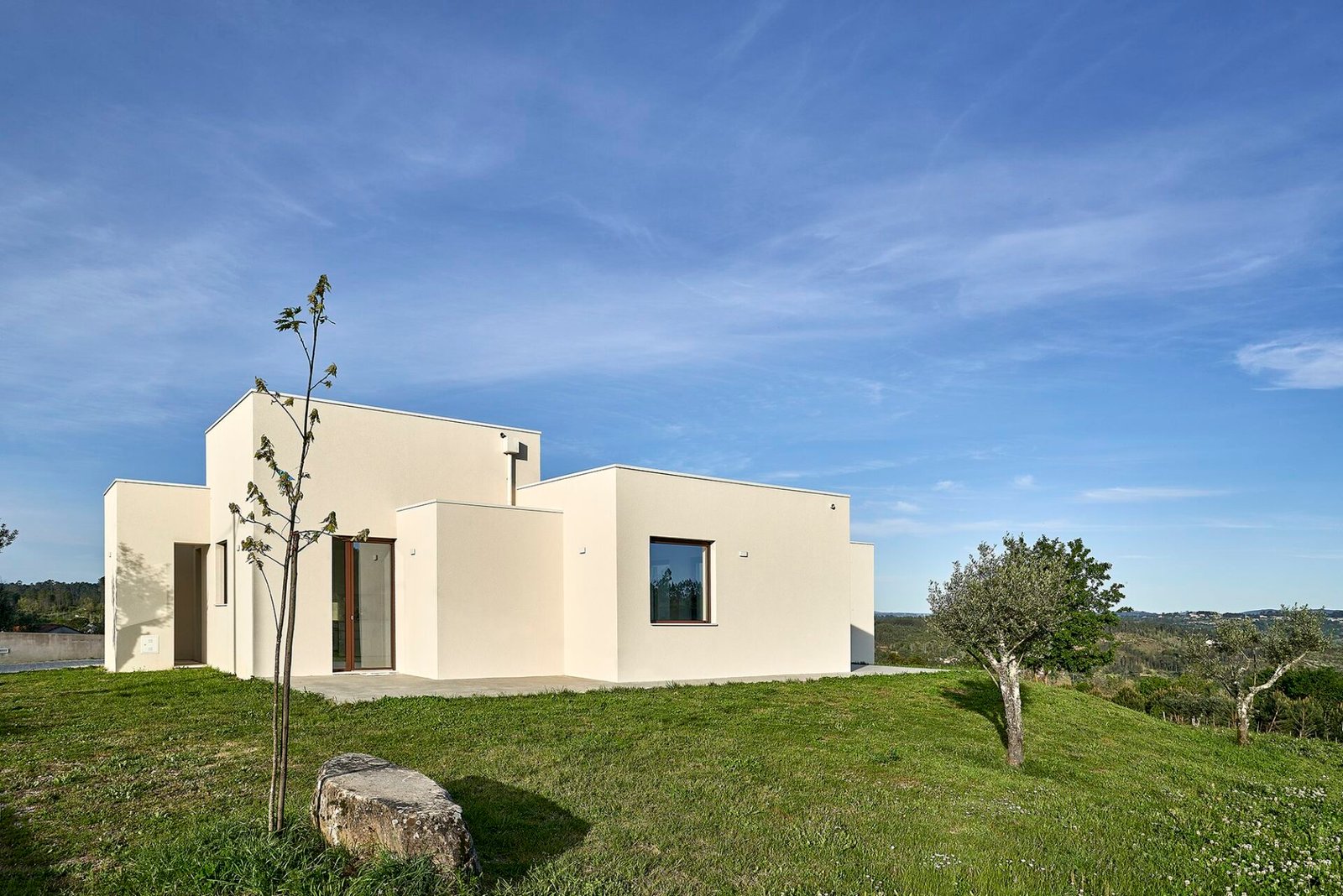 Bau.uau arquitectura - Casa en São Pedro de France (João Margalha)