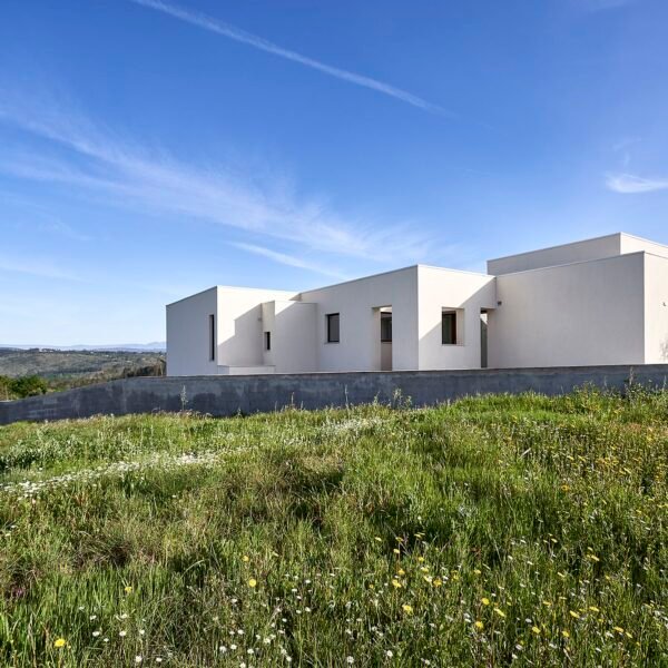 Bau.uau arquitectura - Casa en São Pedro de France (João Margalha)