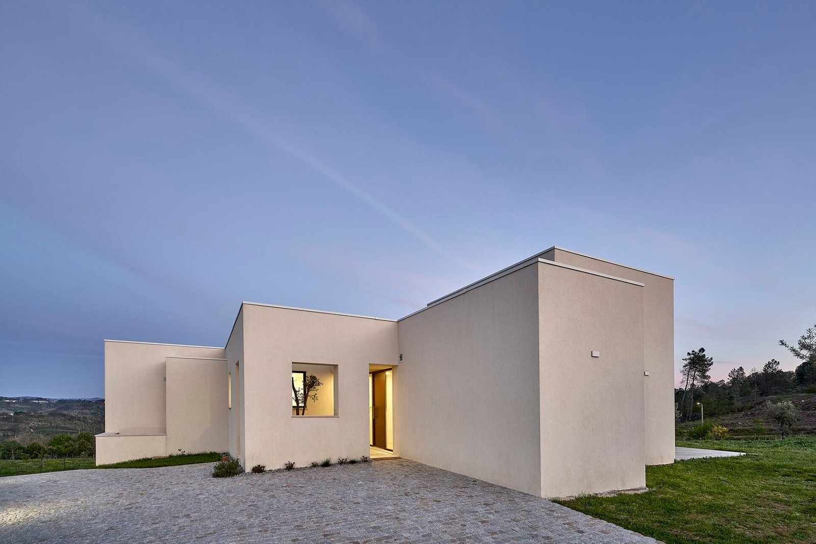 Bau.uau arquitectura - Casa en São Pedro de France (João Margalha)