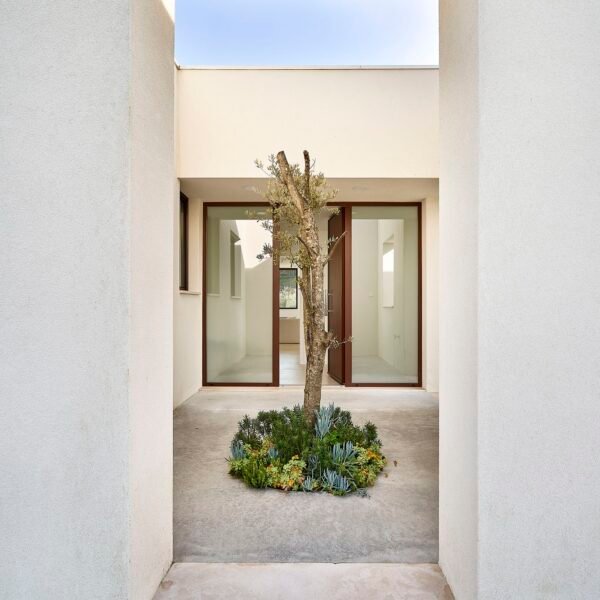 Bau.uau arquitectura - Casa en São Pedro de France (João Margalha)