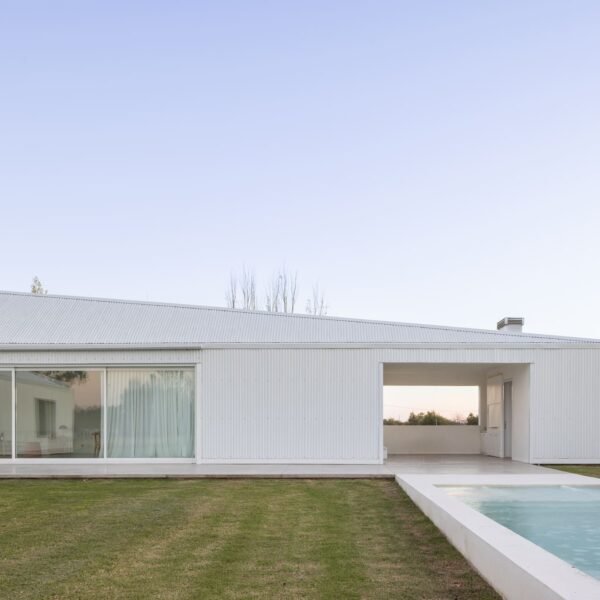 Meneghetti Arquitectos - Casa Monte (Fernando Schapochnik)