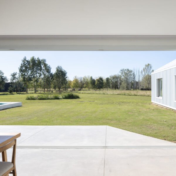 Meneghetti Arquitectos - Casa Monte (Fernando Schapochnik)
