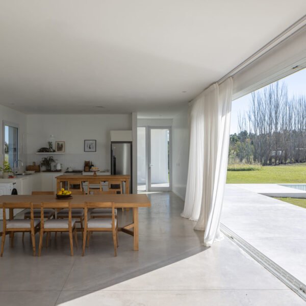 Meneghetti Arquitectos - Casa Monte (Fernando Schapochnik)