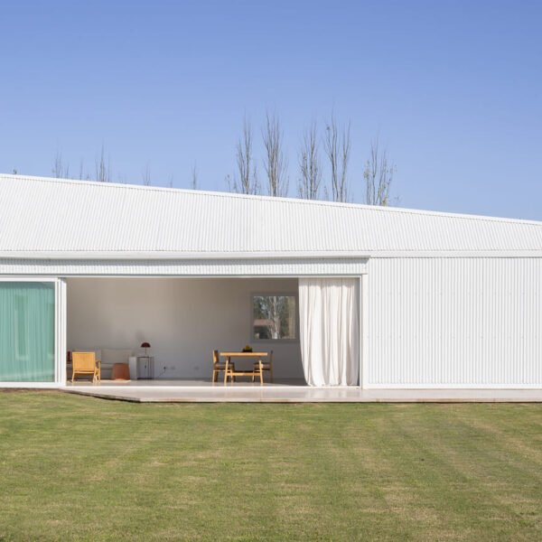 Meneghetti Arquitectos - Casa Monte (Fernando Schapochnik)