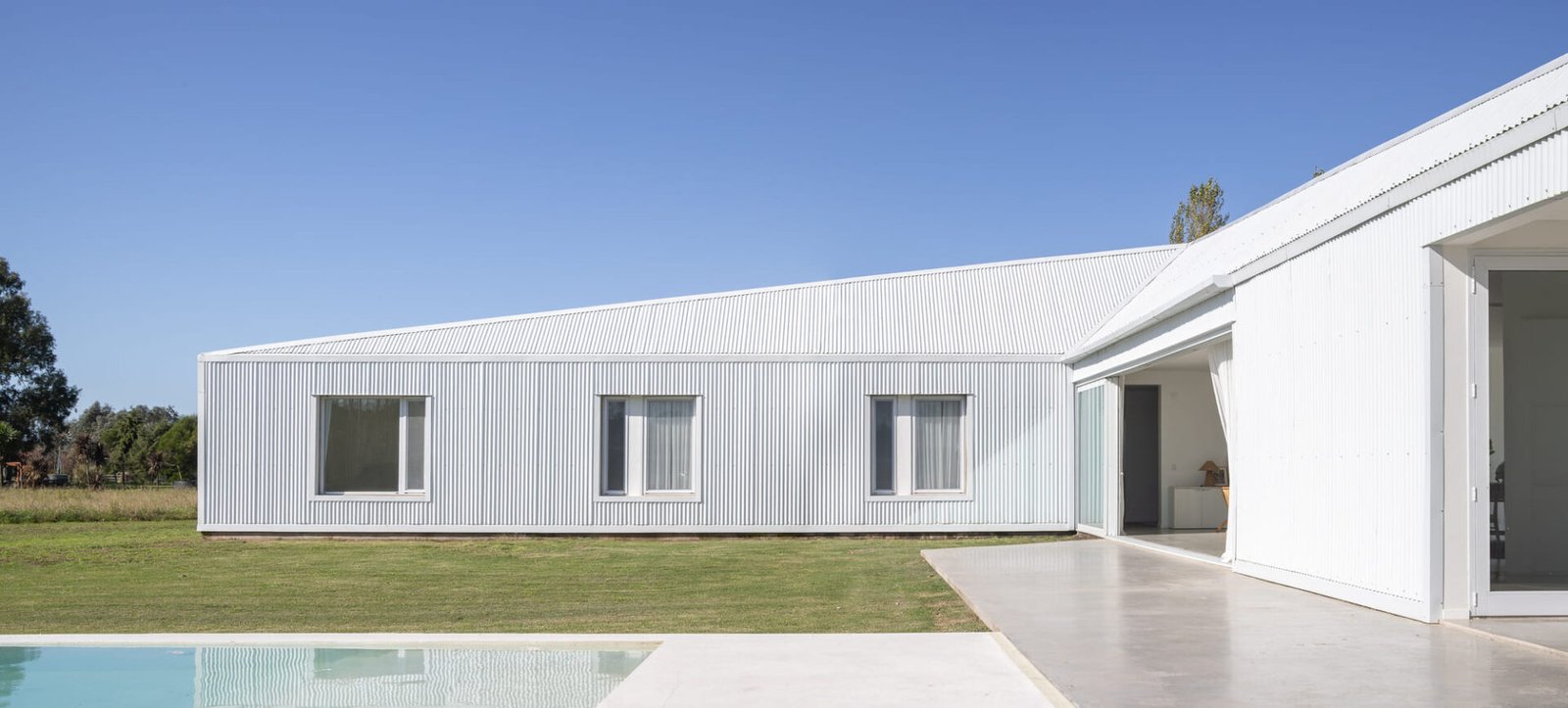 Meneghetti Arquitectos - Casa Monte (Fernando Schapochnik)