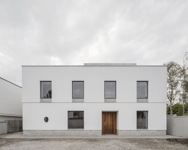 Ryan W. Kennihan - Casa Middle (Johan Dehlin)