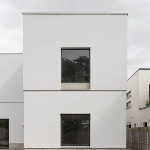 Ryan W. Kennihan - Casa Middle (Johan Dehlin)