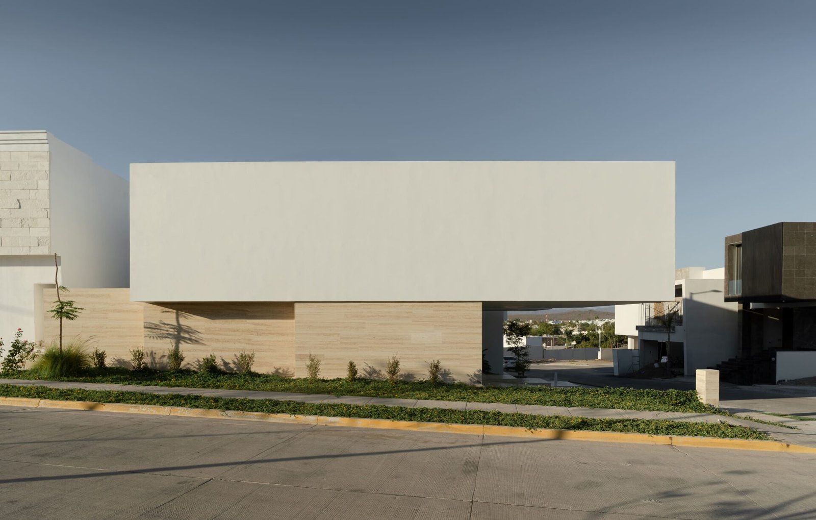Ha Studio - Casa Parrain (Luz Imelda Castillo)