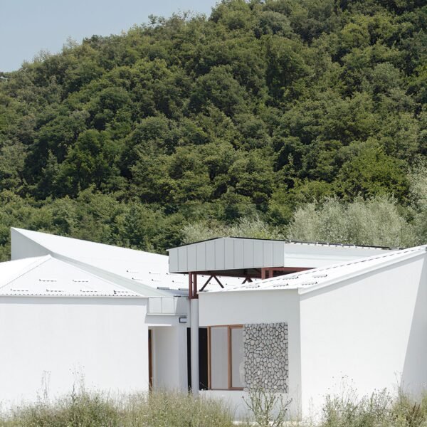 ARHINGinženjering - Centro de Visitantes Đalovića Pećina (Lejla Nurković)