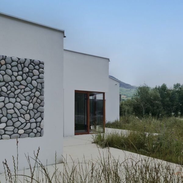 ARHINGinženjering - Centro de Visitantes Đalovića Pećina (Lejla Nurković)