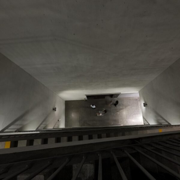 Estación de Metro de Bolhão - Eduardo Souto de Moura (Luis Ferreira Alves)