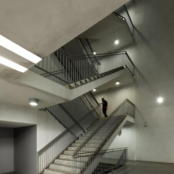 Estación de Metro de Bolhão - Eduardo Souto de Moura (Luis Ferreira Alves)