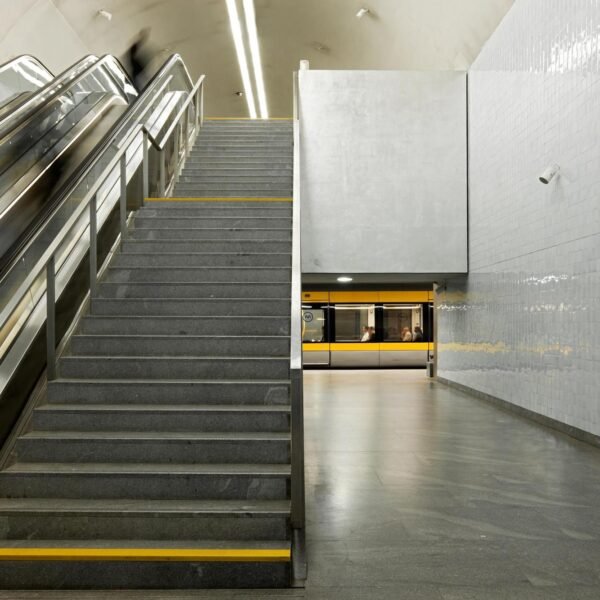 Estación de Metro de Bolhão - Eduardo Souto de Moura (Luis Ferreira Alves)
