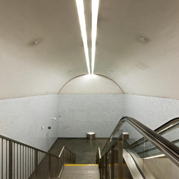 Estación de Metro de Bolhão - Eduardo Souto de Moura (Luis Ferreira Alves)