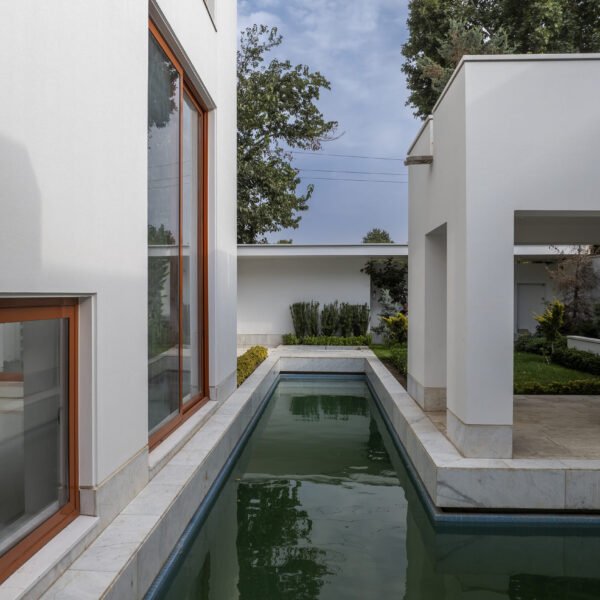 Maziar and Colleagues - Casa Boutique de Saaed (Parham Taghioff)