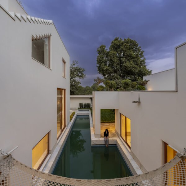 Maziar and Colleagues - Casa Boutique de Saaed (Parham Taghioff)