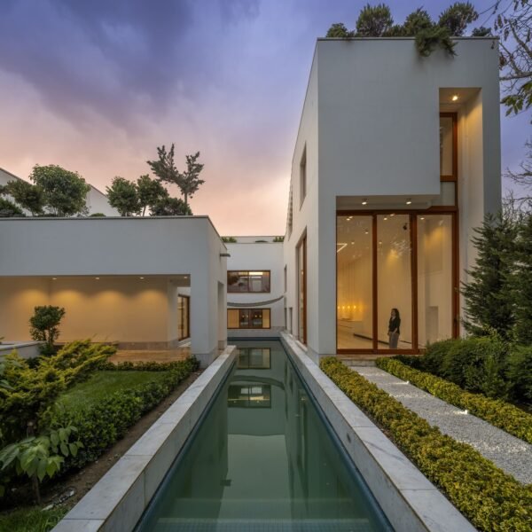 Maziar and Colleagues - Casa Boutique de Saaed (Parham Taghioff)