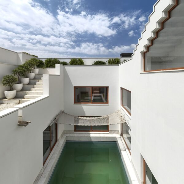 Maziar and Colleagues - Casa Boutique de Saaed (Parham Taghioff)