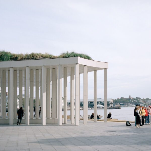 Besley & Spresser - Pabellón del muelle (Rory Gardiner)
