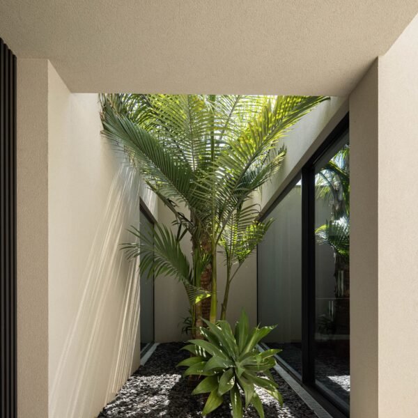 Inception Architects Studio - Casa HC (Ivo Tavares Studio)