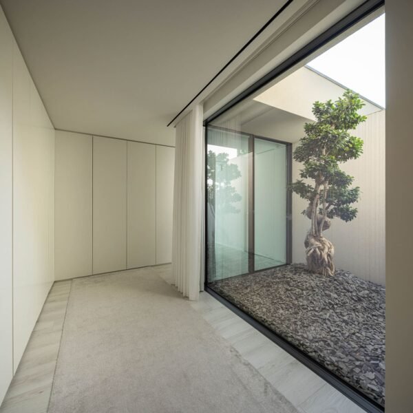 Inception Architects Studio - Casa HC (Ivo Tavares Studio)