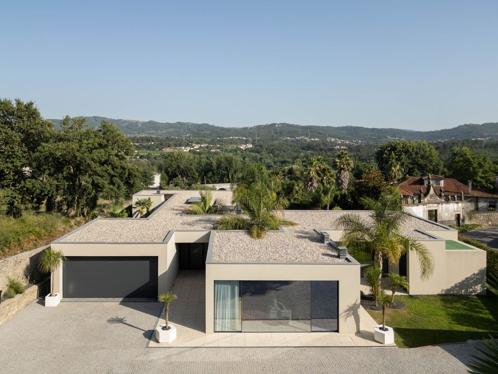 Inception Architects Studio - Casa HC (Ivo Tavares Studio)