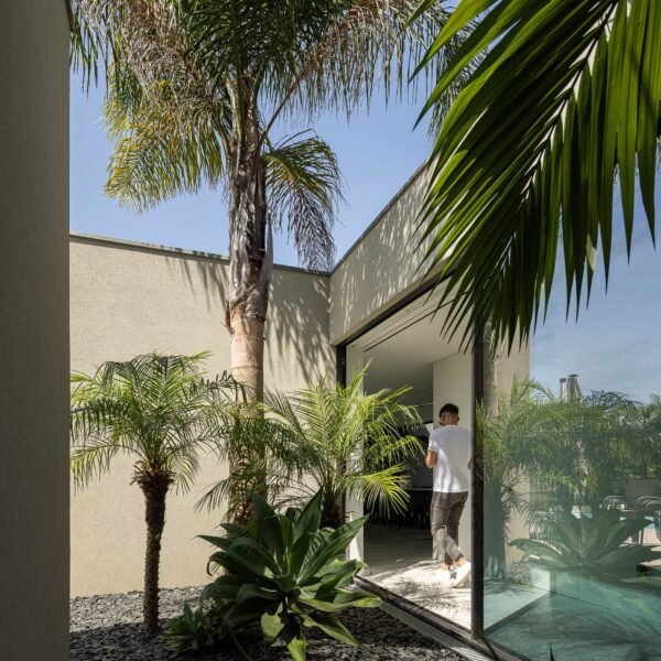 Inception Architects Studio - Casa HC (Ivo Tavares Studio)