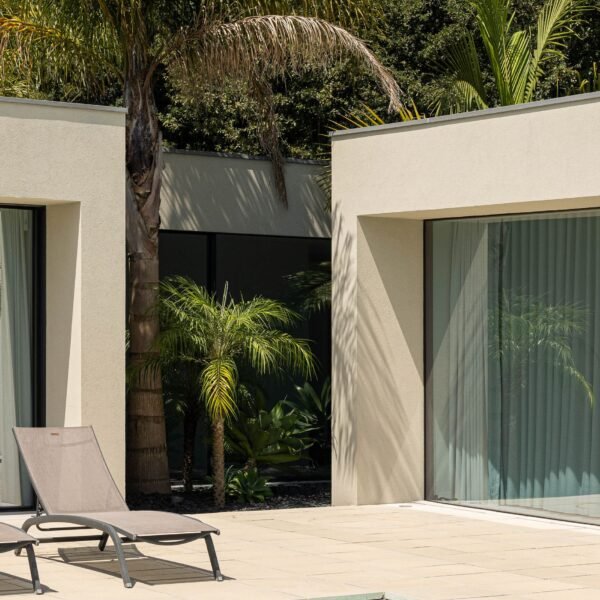 Inception Architects Studio - Casa HC (Ivo Tavares Studio)