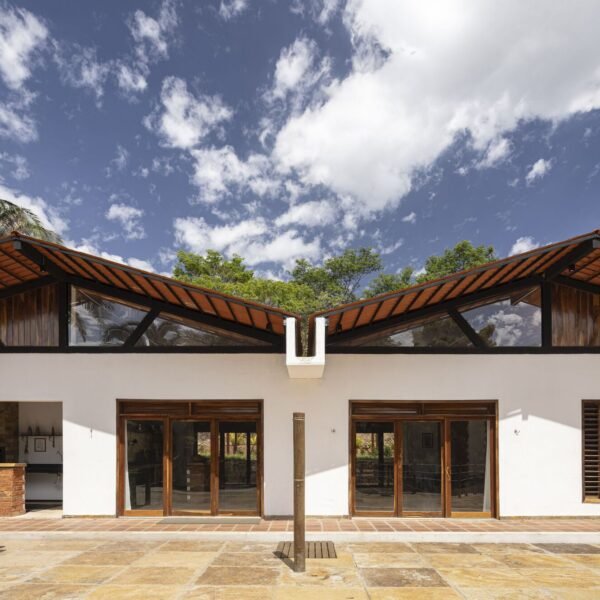 Lins Arquitetos Associados - Casa Arajara (Joana França)