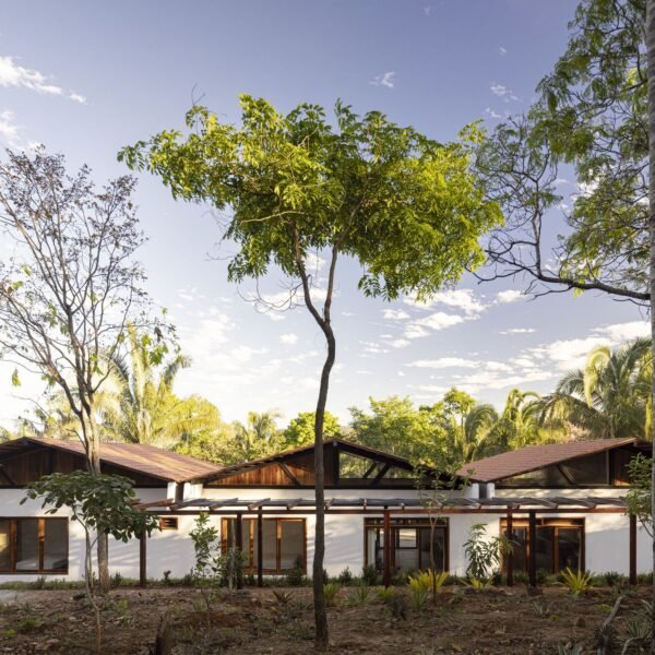 Lins Arquitetos Associados - Casa Arajara (Joana França)