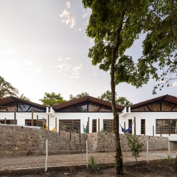Lins Arquitetos Associados - Casa Arajara (Joana França)