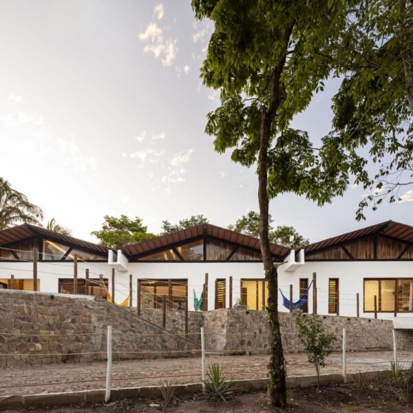 Lins Arquitetos Associados - Casa Arajara (Joana França)