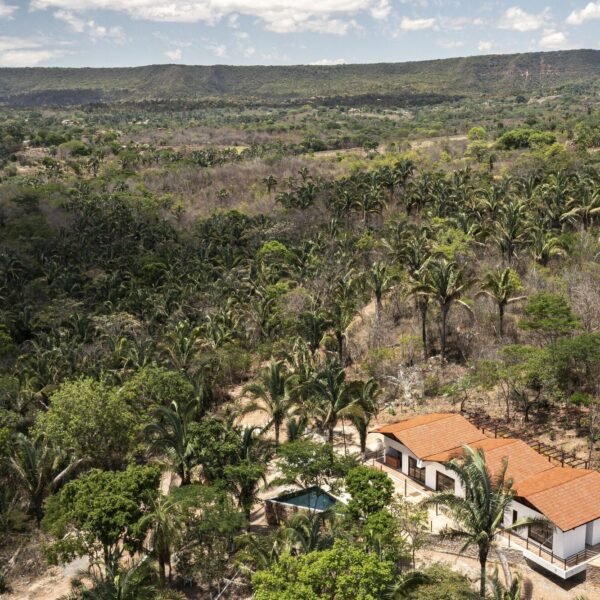 Lins Arquitetos Associados - Casa Arajara (Joana França)