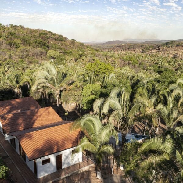 Lins Arquitetos Associados - Casa Arajara (Joana França)